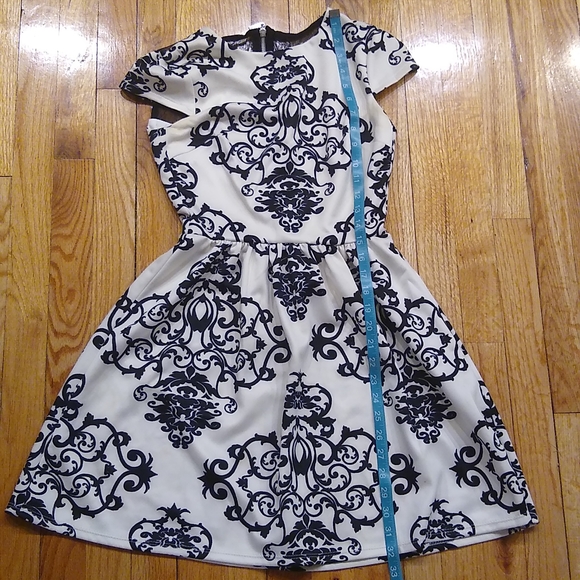 Sold 3/$15 sale Black and white flared dress - Picture 6 of 6